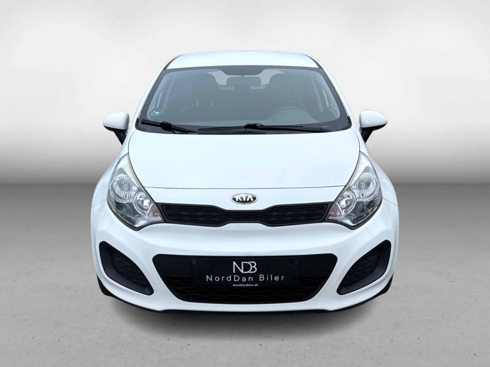 1Kia_rio_Front_1765809942125