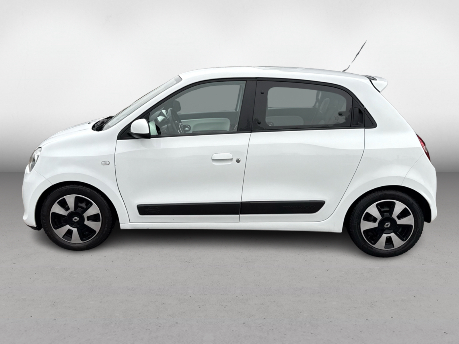 2Renault_twingo_SideL_1772194402224