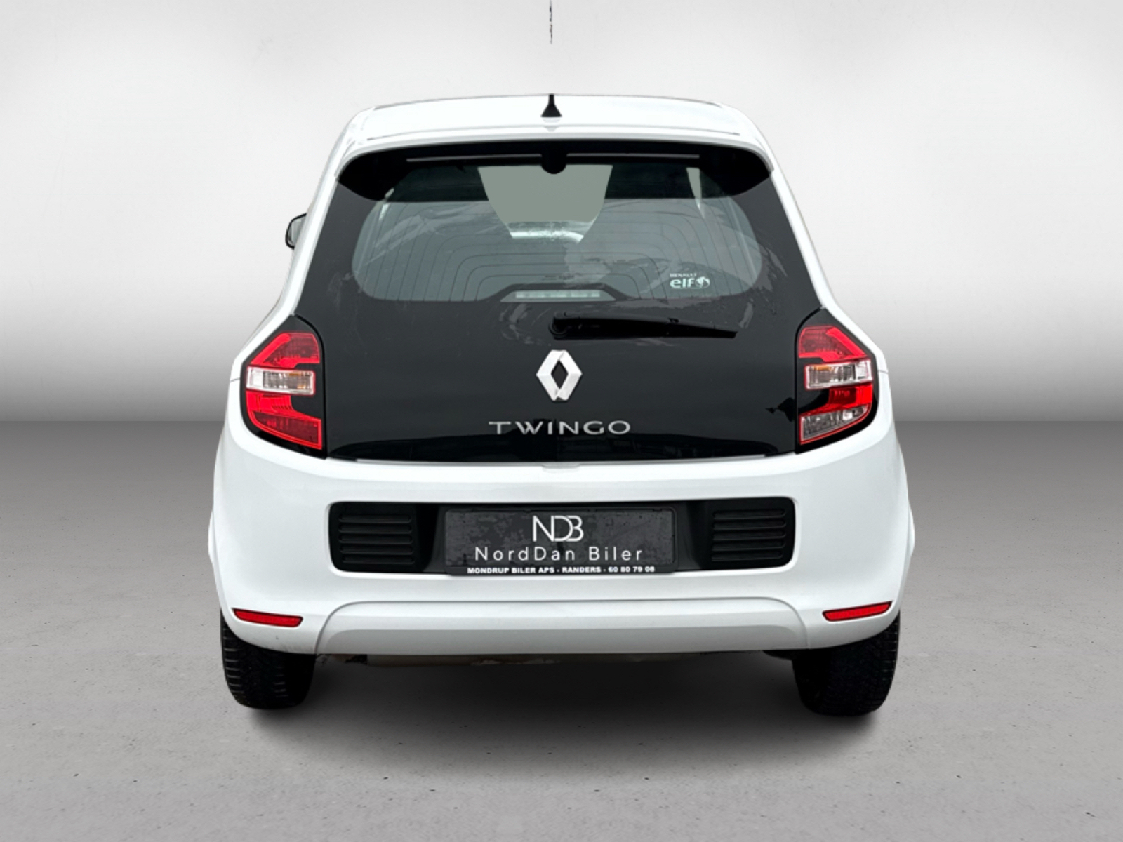 4Renault_twingo_Back_1772194402224